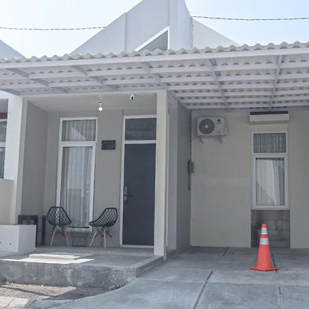 Villa Ku Villa Mu Semarang Eksteriør billede