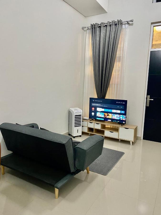 Villa Ku Villa Mu Semarang Eksteriør billede