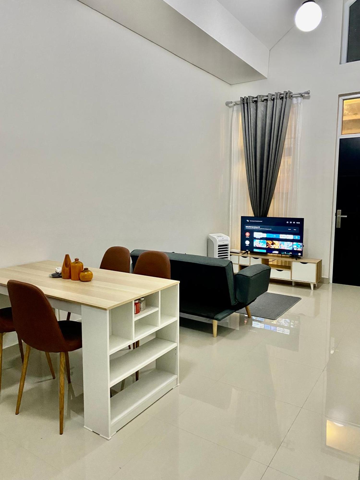 Villa Ku Villa Mu Semarang Eksteriør billede